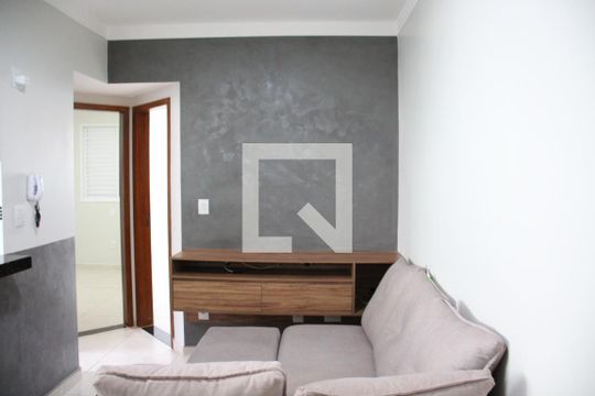 Sala de apartamento para alugar com 2 quartos, 45m² em Santa Mônica, Uberlândia