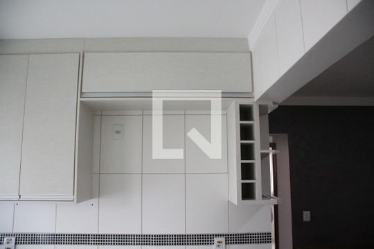 Cozinha de apartamento para alugar com 2 quartos, 45m² em Santa Mônica, Uberlândia