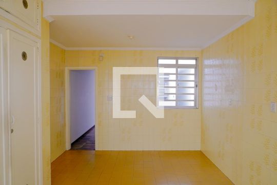 Casa à venda com 5 quartos, 280m² em Cambuci, São Paulo