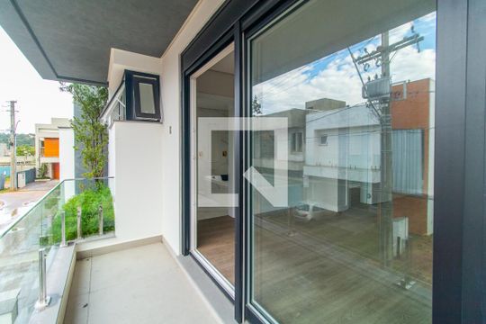 Varanda do Banheiro do Quarto 1 de casa de condomínio à venda com 3 quartos, 200m² em Ipanema, Porto Alegre