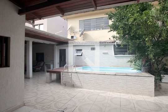 Sala Vista de casa à venda com 3 quartos, 100m² em Rio Branco, Porto Alegre