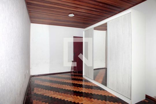 Quarto 1 de casa à venda com 3 quartos, 100m² em Rio Branco, Porto Alegre