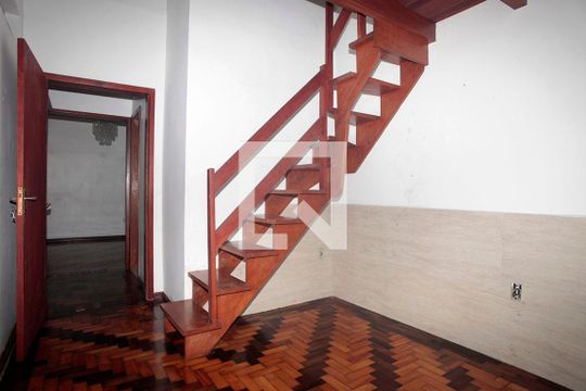 Quarto 3 com Mezanino de casa à venda com 3 quartos, 100m² em Rio Branco, Porto Alegre