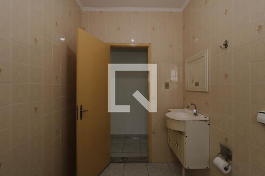 Banheiro 1 de casa à venda com 3 quartos, 195m² em Parque Marajoara, Santo André