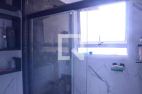 Banheiro de apartamento à venda com 2 quartos, 58m² em Novo Osasco, Osasco