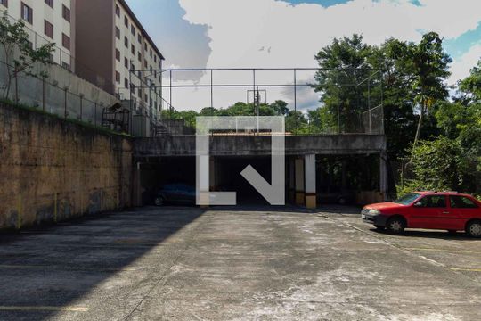Área externa de apartamento para alugar com 2 quartos, 47m² em Jardim Vista Alegre, Embu das Artes