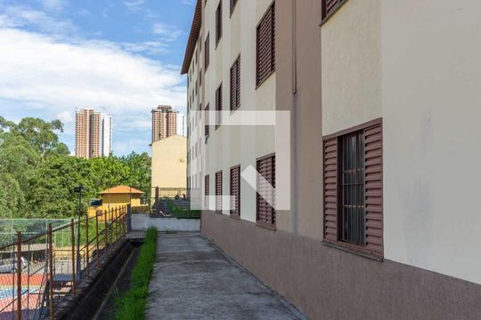 Área externa de apartamento para alugar com 2 quartos, 47m² em Jardim Vista Alegre, Embu das Artes