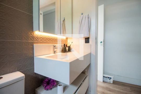 Banheiro de casa à venda com 2 quartos, 200m² em Cidade Monções, São Paulo