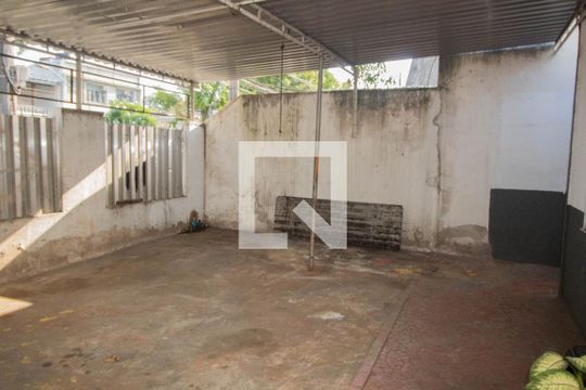 Quintal de casa para alugar com 1 quarto, 191m² em Penha, Rio de Janeiro
