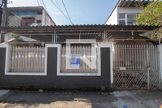 Fachada de casa para alugar com 1 quarto, 191m² em Penha, Rio de Janeiro