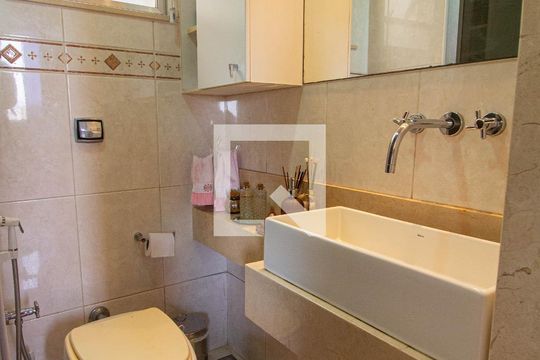 Banheiro Social 2 de apartamento para alugar com 3 quartos, 115m² em Tijuca, Rio de Janeiro