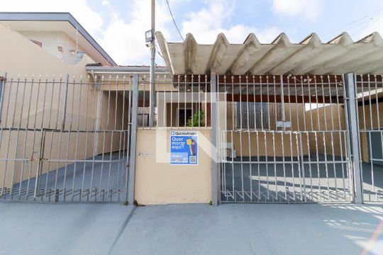 Fachada de casa para alugar com 2 quartos, 75m² em Vila Cordeiro, São Paulo