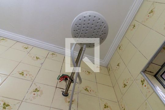 Banheiro de casa para alugar com 2 quartos, 75m² em Vila Cordeiro, São Paulo