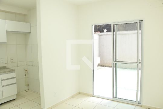 Sala/cozinha de apartamento para alugar com 2 quartos, 100m² em Ouro Verde, Nova Iguaçu