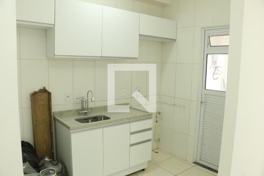 Sala/cozinha de apartamento para alugar com 2 quartos, 100m² em Ouro Verde, Nova Iguaçu