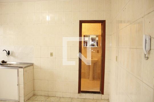 Cozinha de casa para alugar com 3 quartos, 190m² em Petrolândia, Contagem