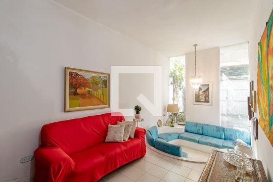 Sala de casa à venda com 3 quartos, 250m² em Bosque da Saúde, São Paulo
