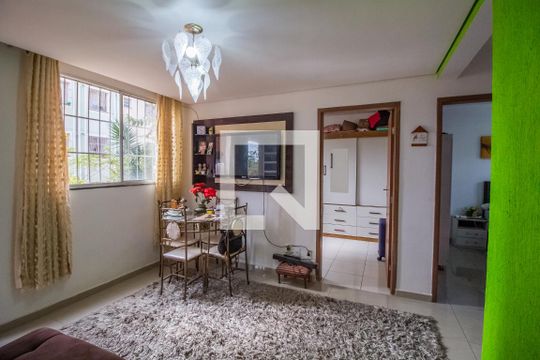 Sala de apartamento para alugar com 2 quartos, 50m² em Jardim Vitória, Vespasiano