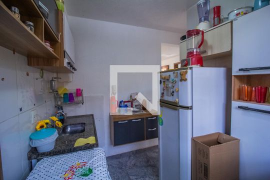 Cozinha de apartamento para alugar com 2 quartos, 50m² em Jardim Vitória, Vespasiano