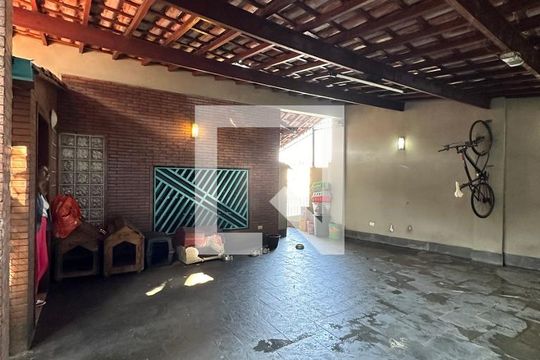 Garagem de casa para alugar com 4 quartos, 480m² em Instituto de Previdência, São Paulo