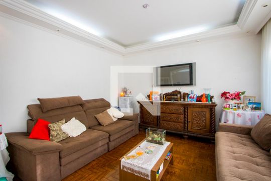 Sala de estar de casa para alugar com 3 quartos, 256m² em Vila Humaitá, Santo André