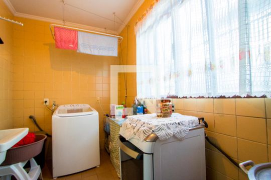 Área de serviço de casa para alugar com 3 quartos, 256m² em Vila Humaitá, Santo André