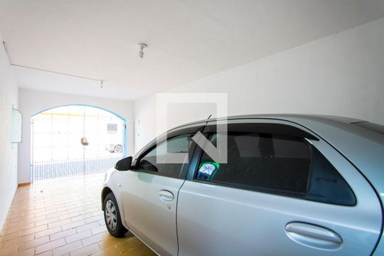 Garagem de casa para alugar com 3 quartos, 256m² em Vila Humaitá, Santo André