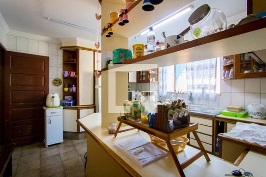 Cozinha de casa para alugar com 3 quartos, 256m² em Vila Humaitá, Santo André