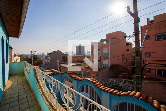 Varanda do quarto 1 e 2 de casa para alugar com 3 quartos, 256m² em Vila Humaitá, Santo André