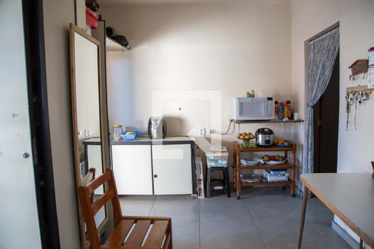 Quarto de Serviço de casa à venda com 4 quartos, 170m² em São Pedro, Osasco