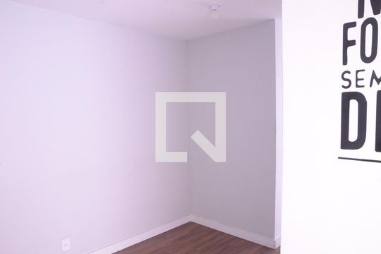 Sala de apartamento para alugar com 2 quartos, 48m² em Santa Maria, Osasco