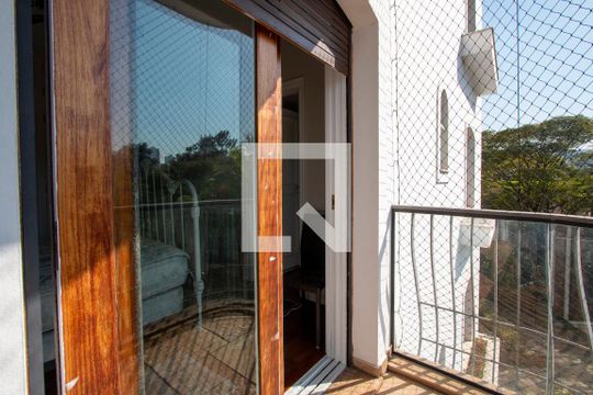 Varanda das Suítes 3 e 4 de apartamento à venda com 4 quartos, 210m² em Vila Madalena, São Paulo