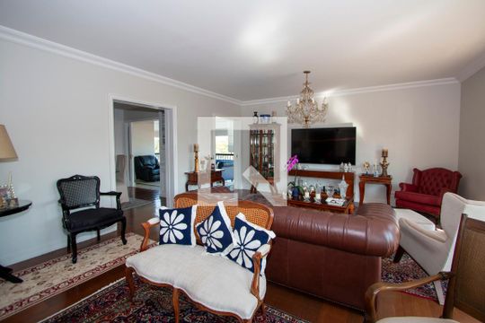 Sala de apartamento à venda com 4 quartos, 210m² em Vila Madalena, São Paulo