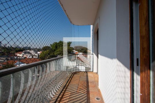 Varanda das Suítes 3 e 4 de apartamento à venda com 4 quartos, 210m² em Vila Madalena, São Paulo