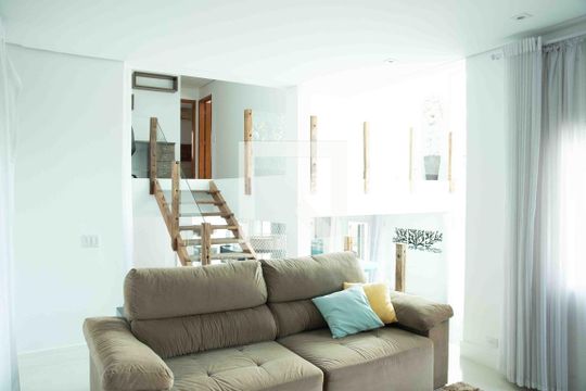 Sala de TV de casa de condomínio para alugar com 3 quartos, 555m² em Cotia, Cotia