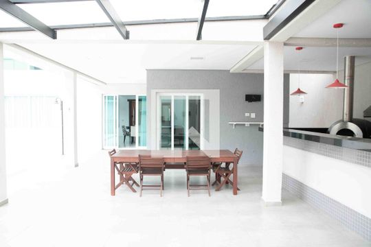 Área gourmet de casa de condomínio para alugar com 3 quartos, 555m² em Cotia, Cotia
