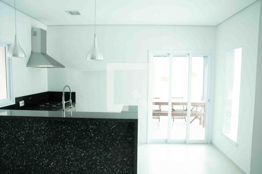 Cozinha de casa de condomínio para alugar com 3 quartos, 555m² em Cotia, Cotia