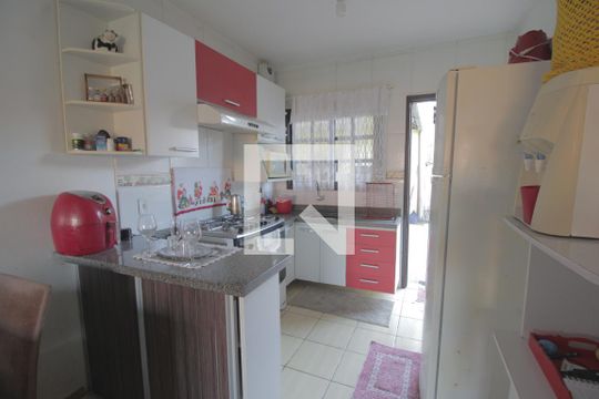 Cozinha de casa à venda com 2 quartos, 110m² em Harmonia, Canoas