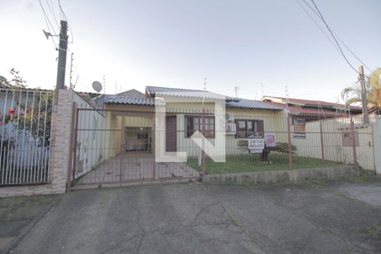 Fachada de casa à venda com 2 quartos, 110m² em Harmonia, Canoas