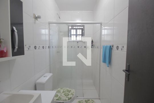 Banheiro de casa à venda com 2 quartos, 110m² em Harmonia, Canoas