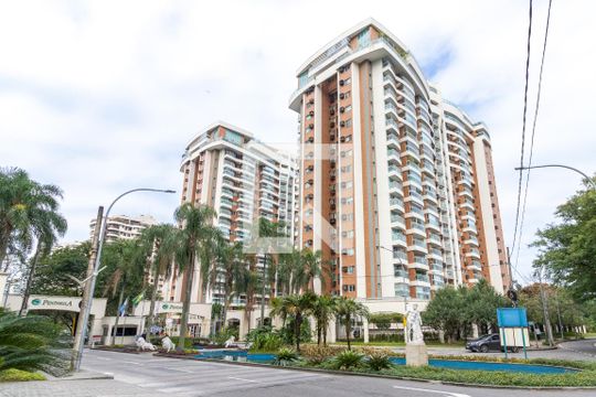Fachada do Prédio de apartamento para alugar com 3 quartos, 117m² em Barra da Tijuca, Rio de Janeiro
