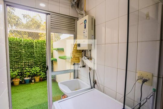 Área de Serviço de apartamento para alugar com 2 quartos, 55m² em Jardim Ampliação, São Paulo