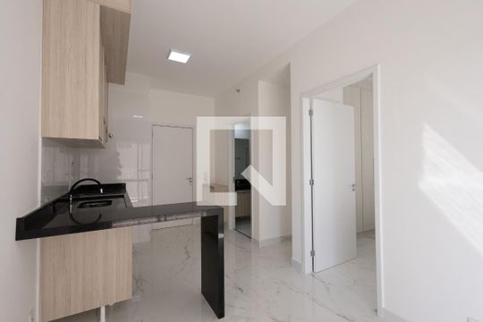 Sala e Cozinha de kitnet/studio para alugar com 1 quarto, 33m² em Penha de França, São Paulo