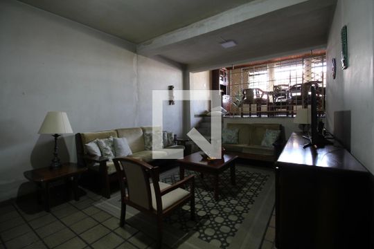 Casa à venda com 4 quartos, 200m² em Vila Monumento, São Paulo