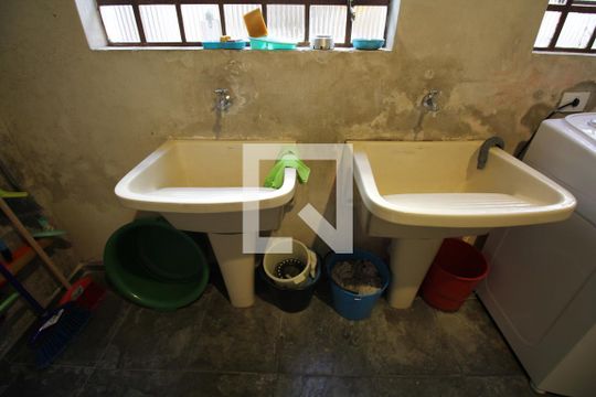 Área de Serviço de casa à venda com 4 quartos, 200m² em Vila Monumento, São Paulo