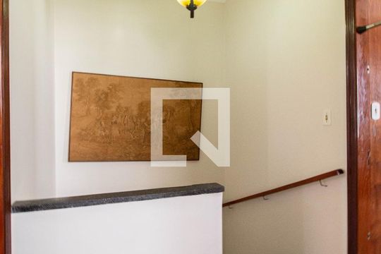 Hall quartos de casa à venda com 4 quartos, 190m² em Vila Deodoro, São Paulo