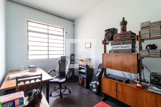 Quarto 1 de casa à venda com 5 quartos, 300m² em Pompeia, São Paulo