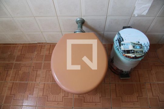 Banheiro  de casa para alugar com 2 quartos, 100m² em Jardim Leda, Guarulhos