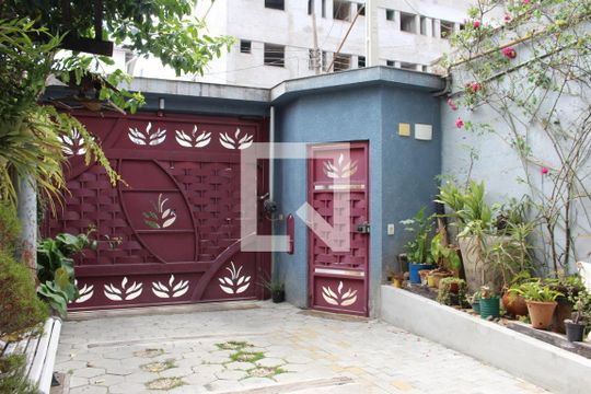 Garagem de casa à venda com 3 quartos, 200m² em Vila Maria Tereza, Guarulhos