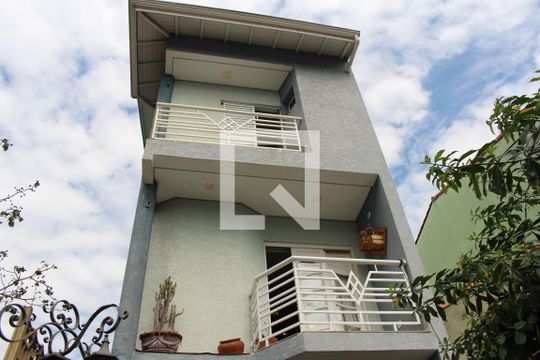 Fachada de casa à venda com 3 quartos, 200m² em Vila Maria Tereza, Guarulhos